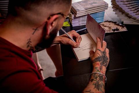 lançamento, livro, escritor, fotografo de escritor, assinatura, autografo, evento, santana, bar aoka, familia, amigos, e sobre você, fotografo em sao paulo, zona norte,'