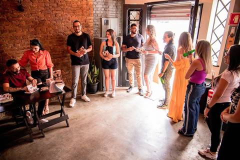 lançamento, livro, escritor, fotografo de escritor, assinatura, autografo, evento, santana, bar aoka, familia, amigos, '