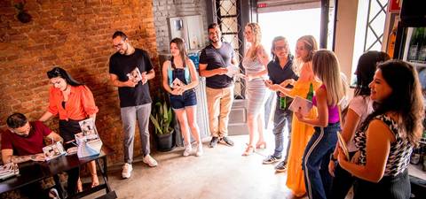 lançamento, livro, escritor, fotografo de escritor, assinatura, autografo, evento, santana, bar aoka, familia, amigos, '