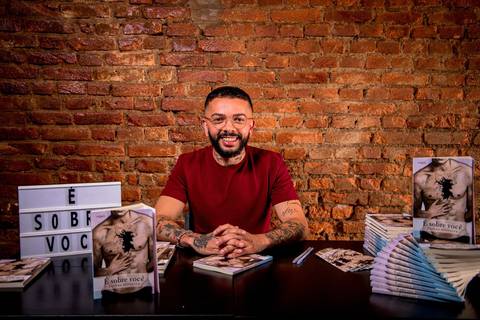 lançamento, livro, escritor, fotografo de escritor, assinatura, autografo, evento, santana, bar aoka, familia, amigos, e sobre você'