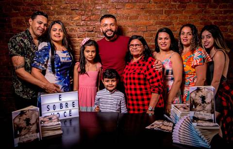 lançamento, livro, escritor, fotografo de escritor, assinatura, autografo, evento, santana, bar aoka, familia, amigos, e sobre você, fotografo em sao paulo, zona norte,'