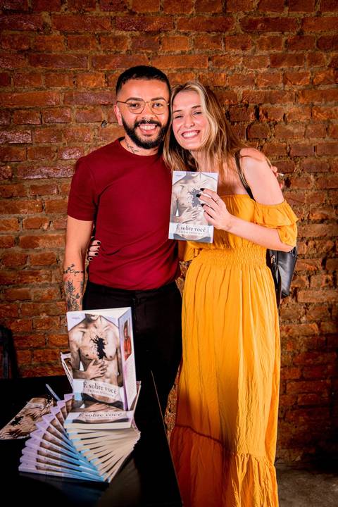 lançamento, livro, escritor, fotografo de escritor, assinatura, autografo, evento, santana, bar aoka, familia, amigos, e sobre você'