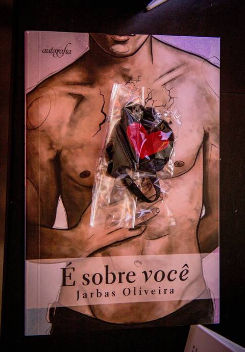 lançamento, livro, escritor, fotografo de escritor, assinatura, autografo, evento, santana, bar aoka, familia, amigos, e sobre você'