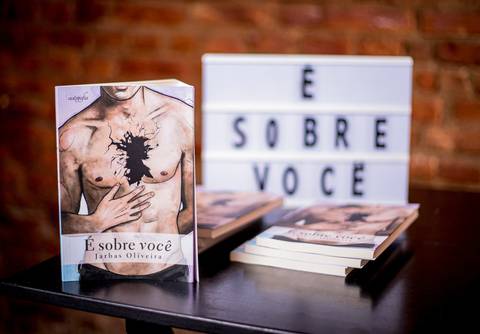 lançamento, livro, escritor, fotografo de escritor, assinatura, autografo, evento, santana, bar aoka, familia, amigos, e sobre você'