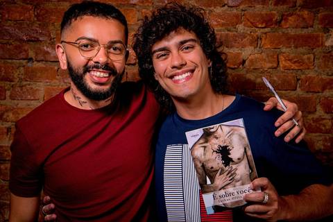 lançamento, livro, escritor, fotografo de escritor, assinatura, autografo, evento, santana, bar aoka, familia, amigos, e sobre você, fotografo em sao paulo, zona norte,'