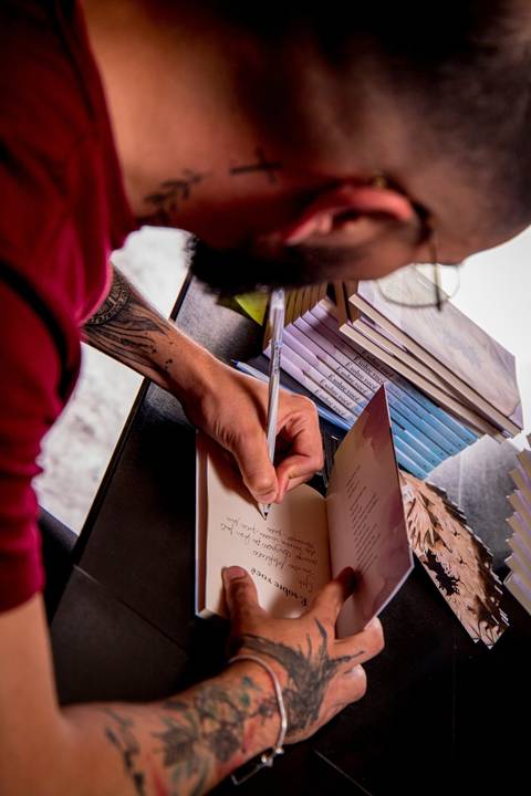 lançamento, livro, escritor, fotografo de escritor, assinatura, autografo, evento, santana, bar aoka, familia, amigos, e sobre você, fotografo em sao paulo, zona norte,'