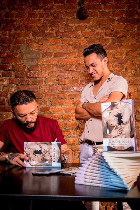 lançamento, livro, escritor, fotografo de escritor, assinatura, autografo, evento, santana, bar aoka, familia, amigos, e sobre você, fotografo em sao paulo, zona norte,'