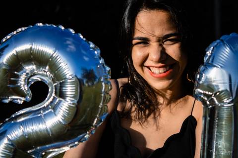 Close da aniversariante em seu ensaio de aniversário realizado em um domingo ensolarado no Parque do Carmo – Olavo Egydio Setúbal
localizado em São Paulo. Ensaio realizado pela fotógrafa Mary Santtiago de Suzano SP'