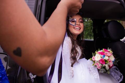Chaveiro e tatuagem em formato de coração, para deixar a foto mais romântica. Foto de Mary Santtiago em Suzano SP'