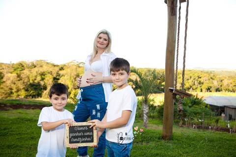 Foto de gestante na natureza'