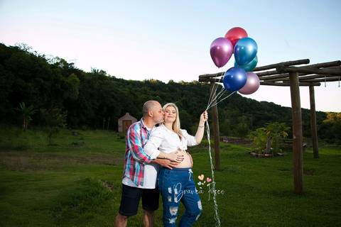 Foto de gestante na natureza'