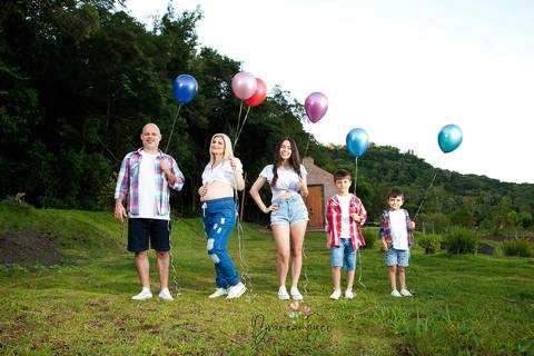 Foto de gestante na natureza'