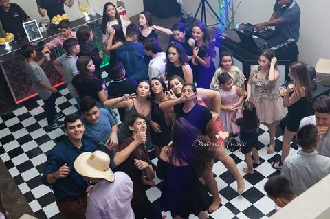 Aniversário 15 anos em Primeiro de Maio-PR'