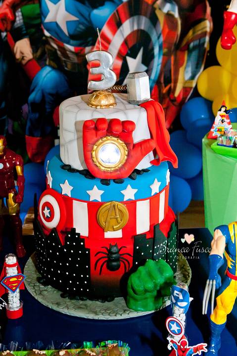 Festa com super-heróis'