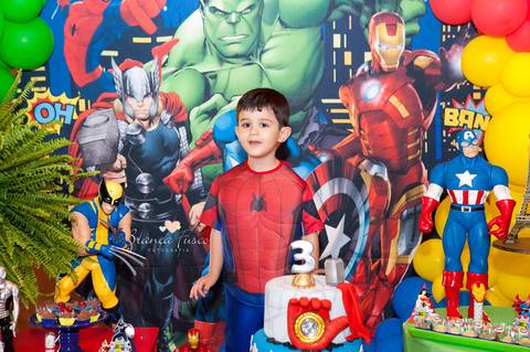 Festa com super-heróis'