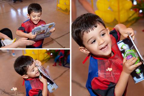 Festa com super-heróis'