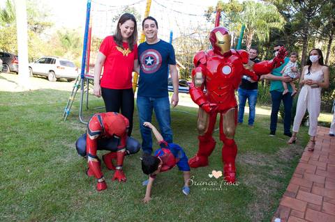 Festa com super-heróis'