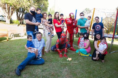Festa com super-heróis'