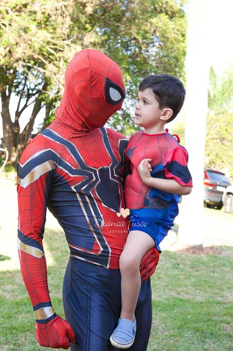 Festa com super-heróis'