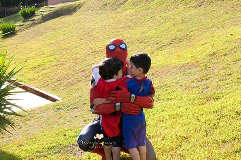 Festa com super-heróis'