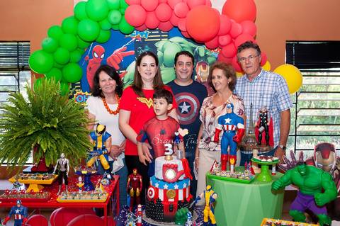 Festa com super-heróis'