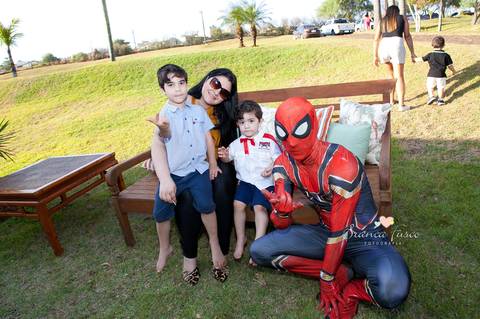 Festa com super-heróis'