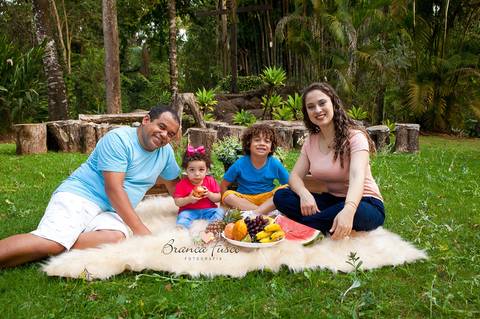 Fotos de família ao ar livre'