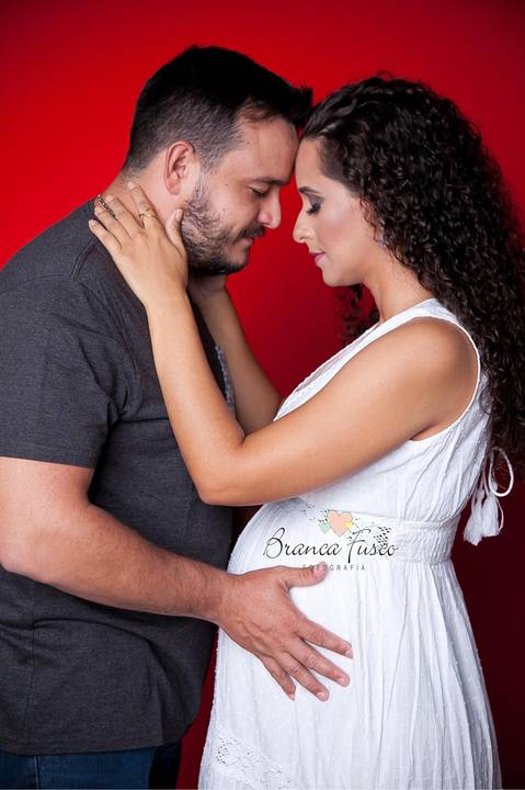 ensaio de gestante em estúdio'