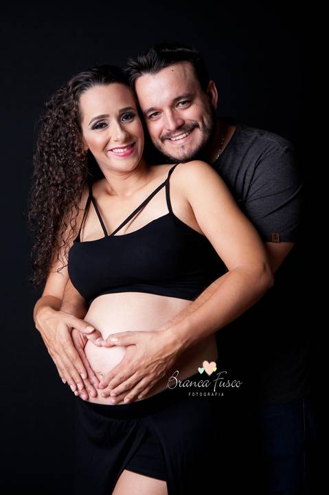 ensaio de gestante em estúdio'