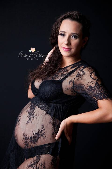 ensaio de gestante em estúdio'