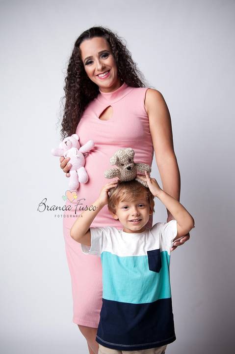 ensaio de gestante em estúdio'