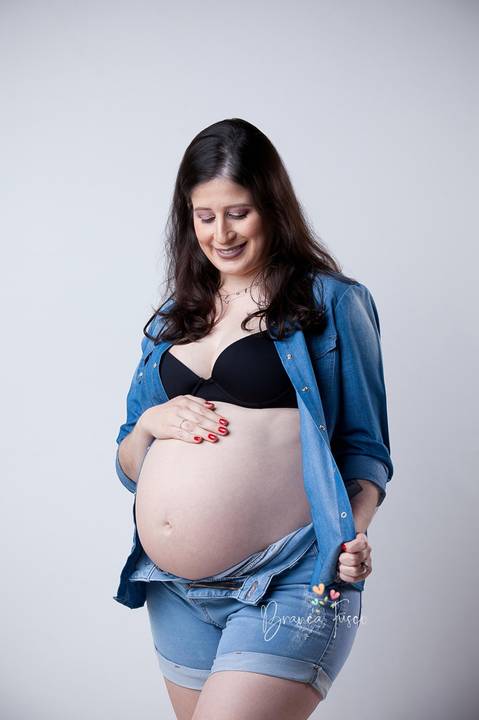 Fotos de gestante em estúdio'