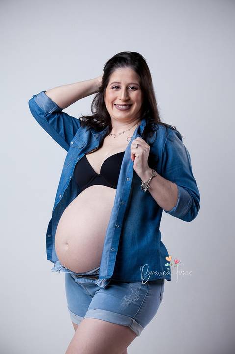 Fotos de gestante em estúdio'