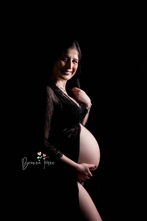 Fotos de gestante em estúdio'