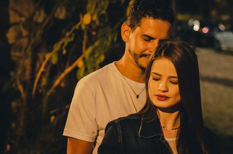 Ensaio de casal na lagoa da Pampulha em Belo Horizonte'