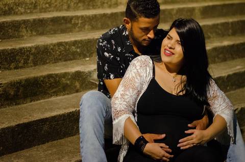 Ensaio casal gestante noturno na Pampulha em Belo Horizonte '