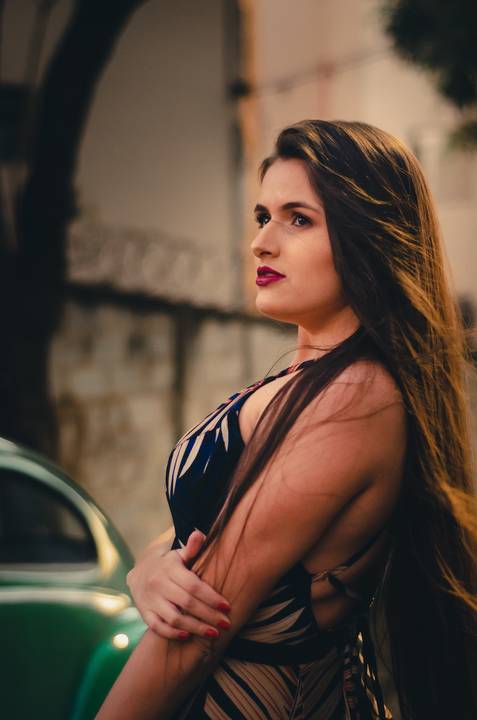 Ensaio fotográfico feminino na rua luz natural belo horizonte'