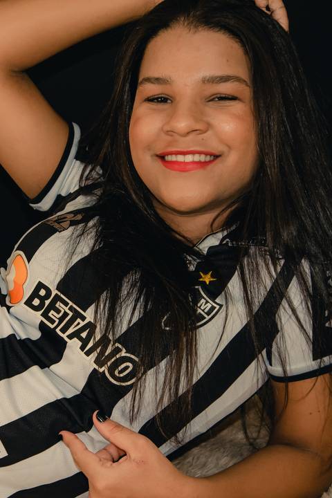 foto ensaio feminino meio corpo em estudio casa do atletico'