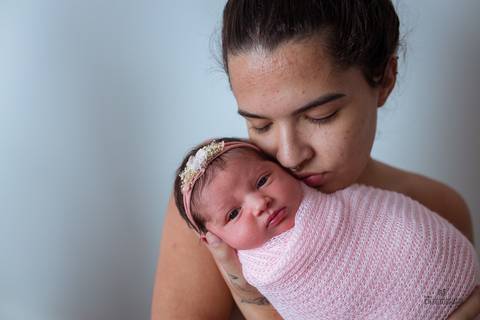 Newborn com a mãe, newborn com a mamãe, foto de recem nascido com a mãe em Hortolândia '