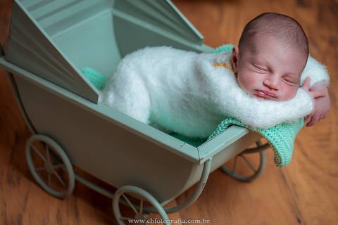 Newborn NO Carrinho, newborn em studio CH Fotografia '