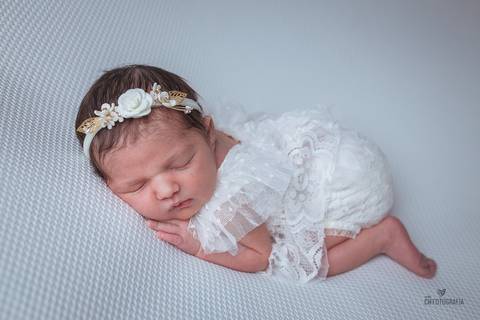 Newborn de branco, newborn bundinha pra cima, recém nascido de branco e tiara '