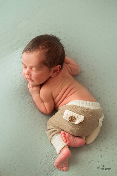 Newborn de calça'