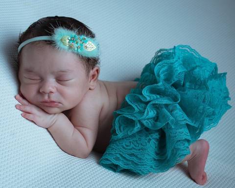 Newborn (Bebe de saia verde)'