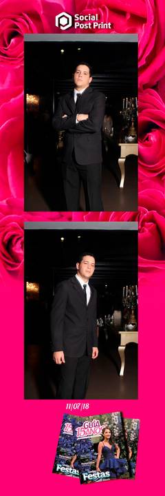 Espelho Mágico Interativo Sticker no lançamento da Revista Guia 15 anos na Fields em Florianópolis.'