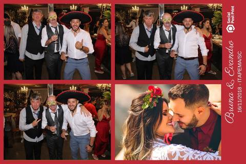 Totem Fotográfico em casamento realizado em Itapema (SC).'