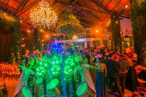 la fiesta en grande en  el club de tenis   en santa cruz por luis arnez y carol mercado'