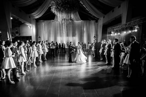 El Vals, acompañados de sus mejores amigas'