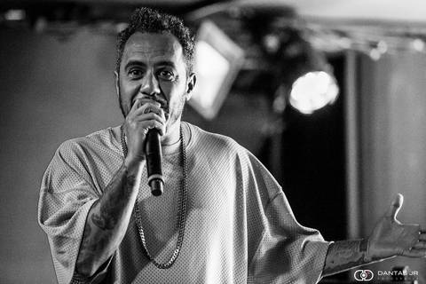 Marcelo D2 cantando por Dantas Jr.'