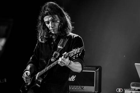 Frank Solari na banda de Baby do Brasil no Blue Note por Dantas Jr.'