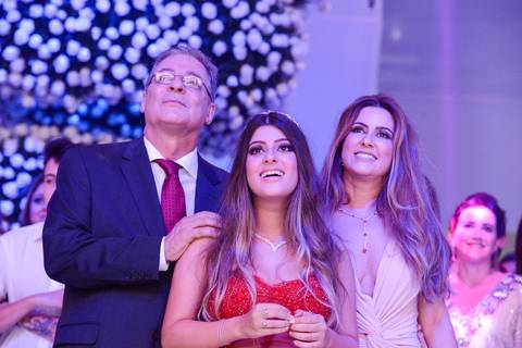 família emocionada - Festa de 15 anos'